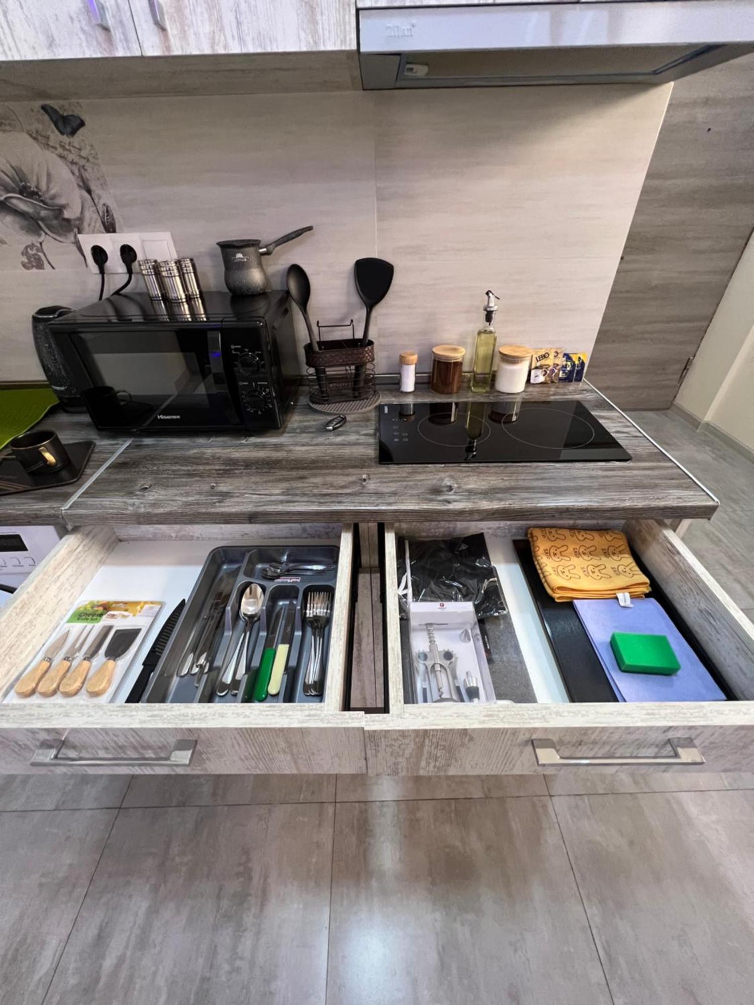 Cool Blue Interior Self Check In Apartment เยเรวาน ภายนอก รูปภาพ