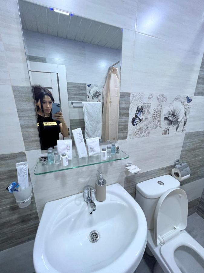 Cool Blue Interior Self Check In Apartment เยเรวาน ภายนอก รูปภาพ