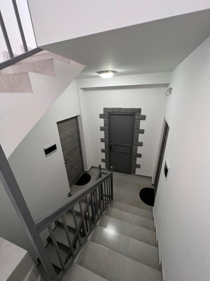 Cool Blue Interior Self Check In Apartment เยเรวาน ภายนอก รูปภาพ