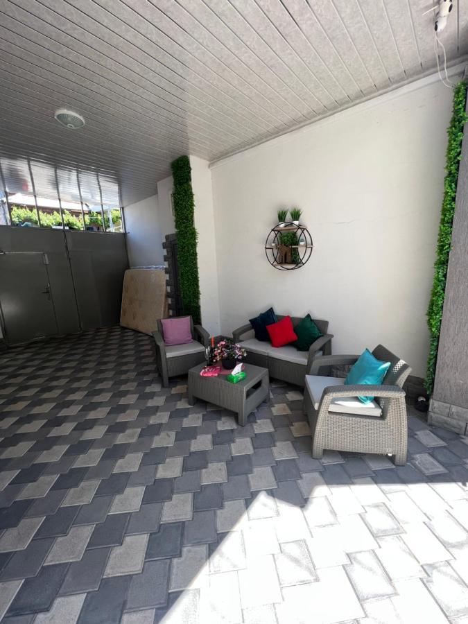 Cool Blue Interior Self Check In Apartment เยเรวาน ภายนอก รูปภาพ