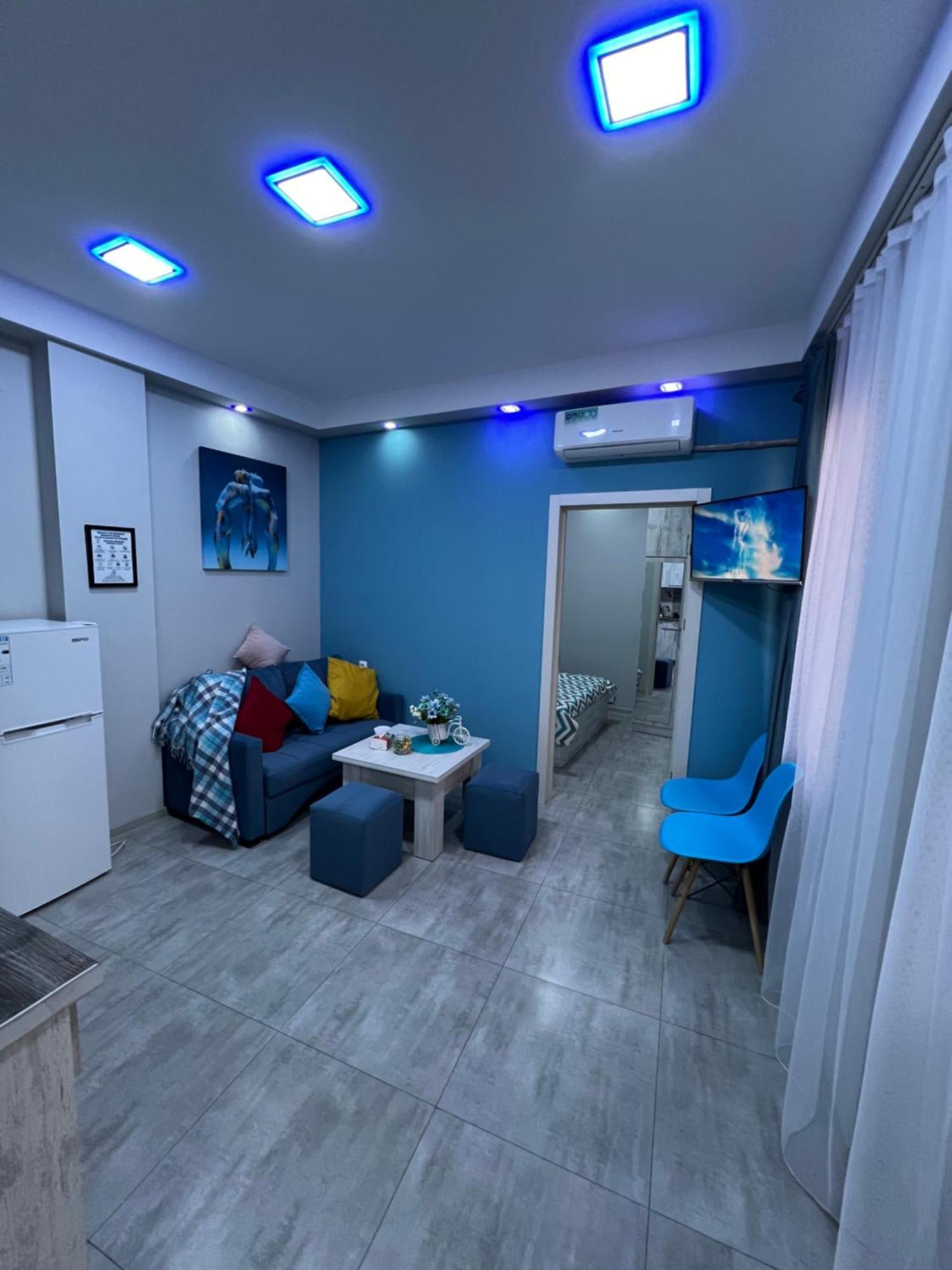 Cool Blue Interior Self Check In Apartment เยเรวาน ภายนอก รูปภาพ
