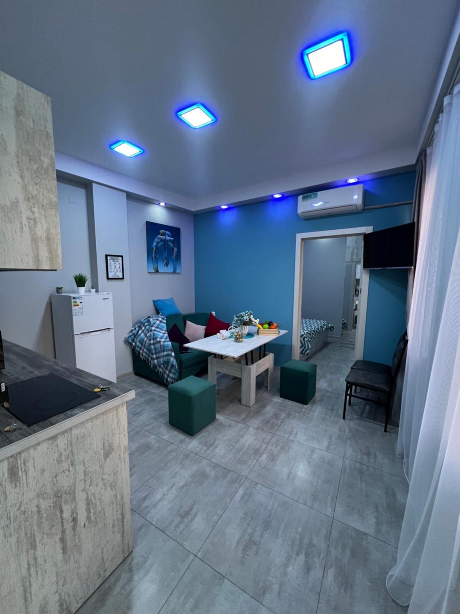 Cool Blue Interior Self Check In Apartment เยเรวาน ภายนอก รูปภาพ