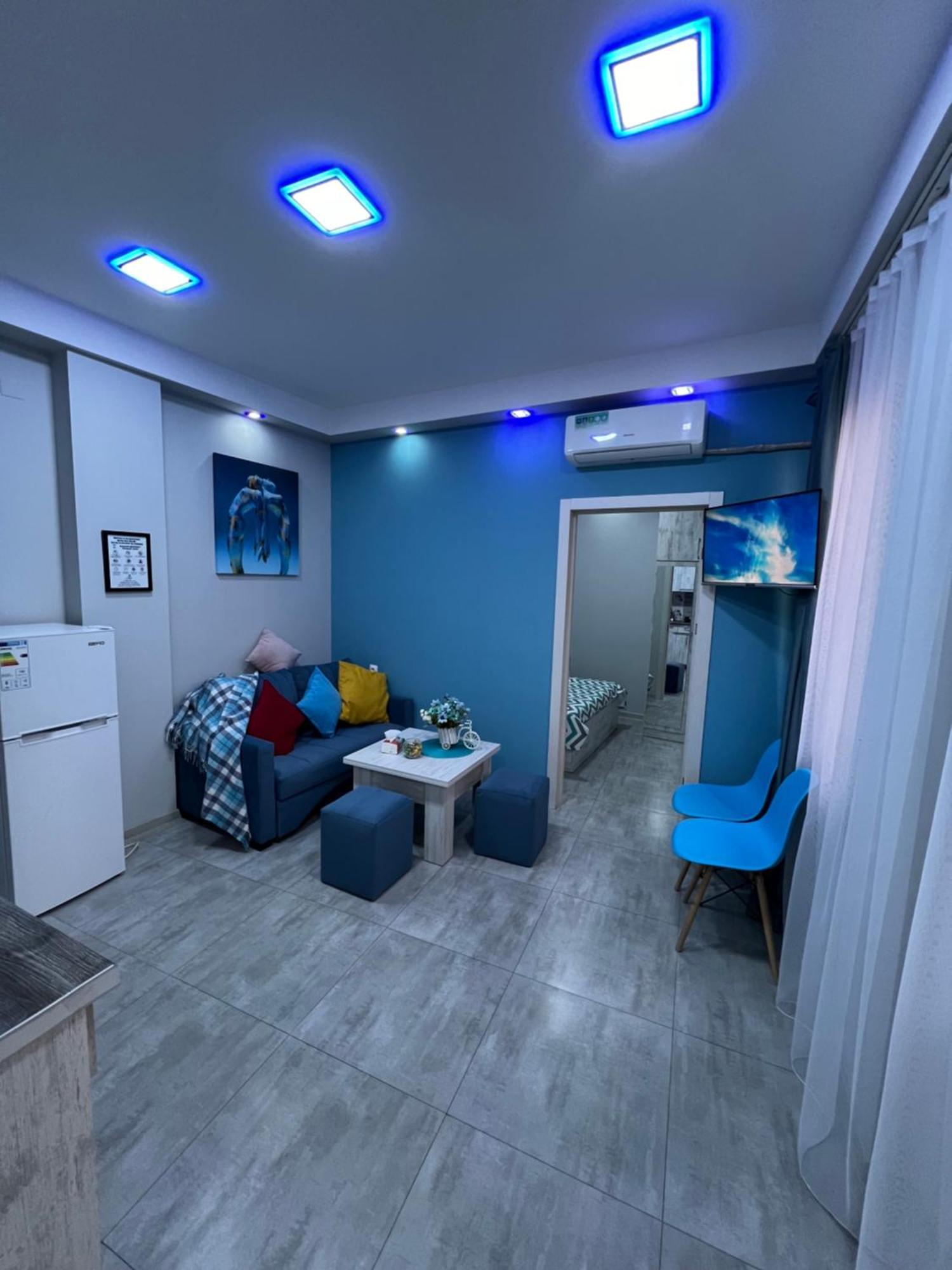 Cool Blue Interior Self Check In Apartment เยเรวาน ภายนอก รูปภาพ