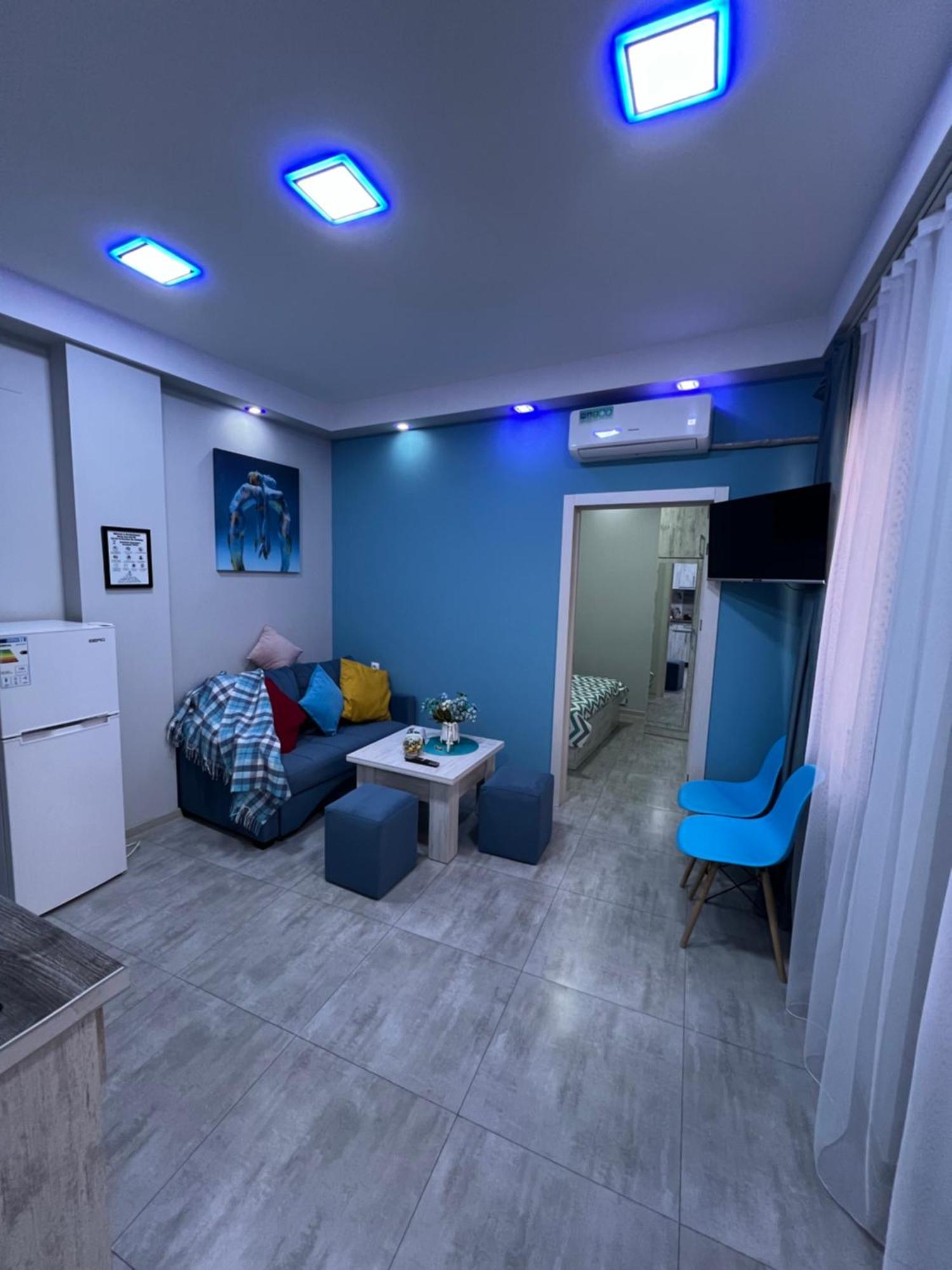 Cool Blue Interior Self Check In Apartment เยเรวาน ภายนอก รูปภาพ